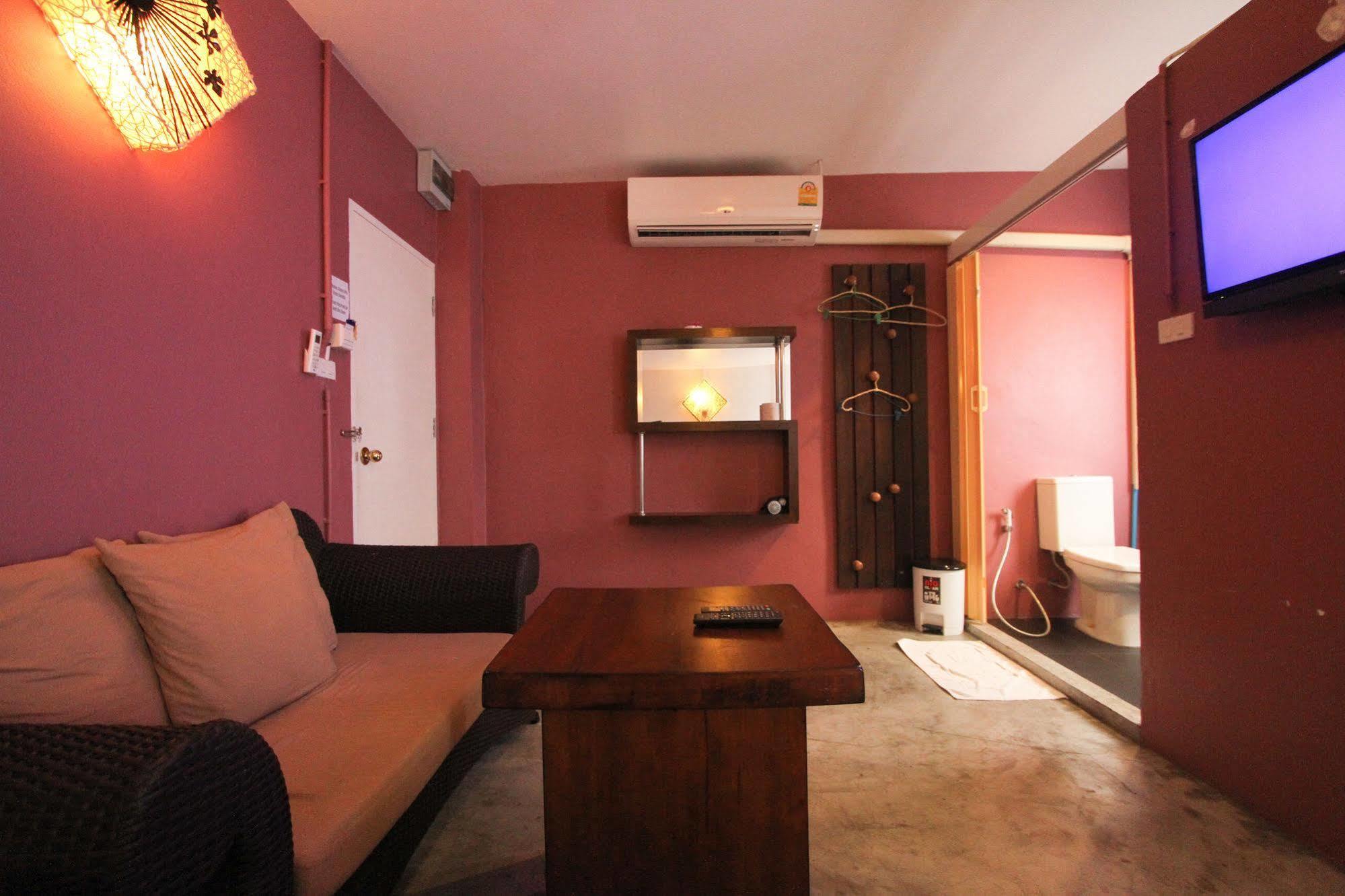 At Smile Oasis Houses Bangkok Luaran gambar