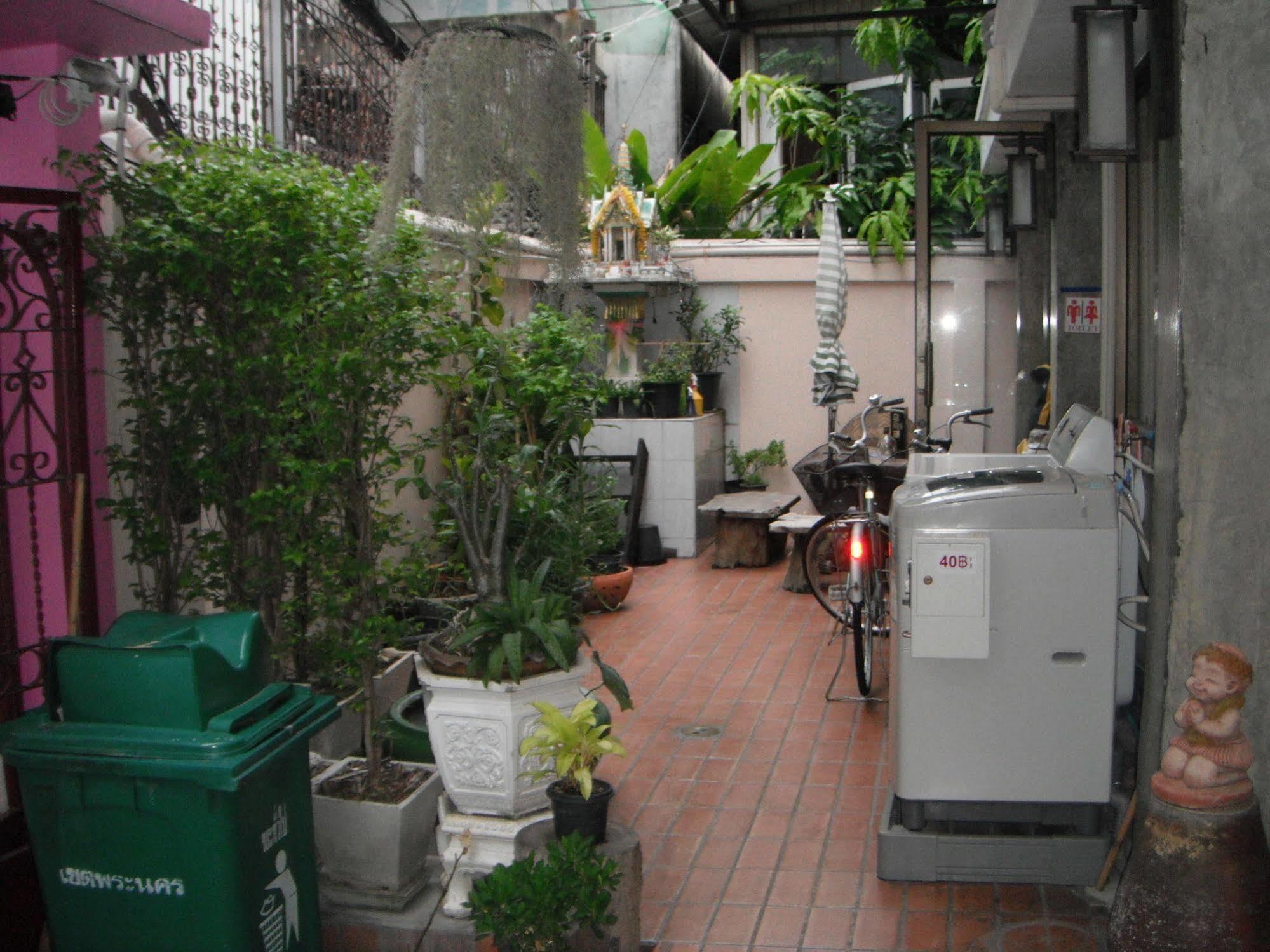 At Smile Oasis Houses Bangkok Luaran gambar