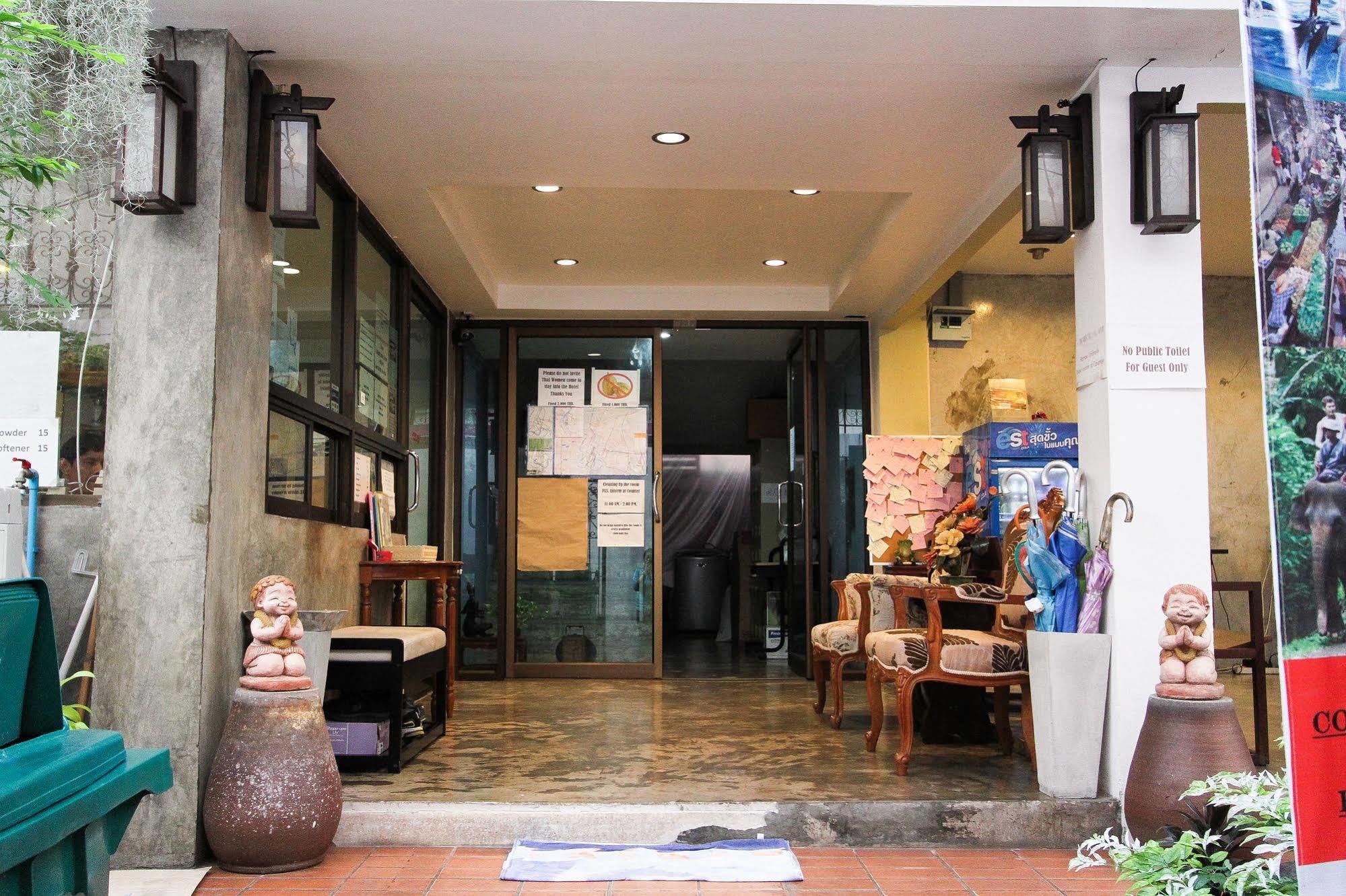At Smile Oasis Houses Bangkok Luaran gambar